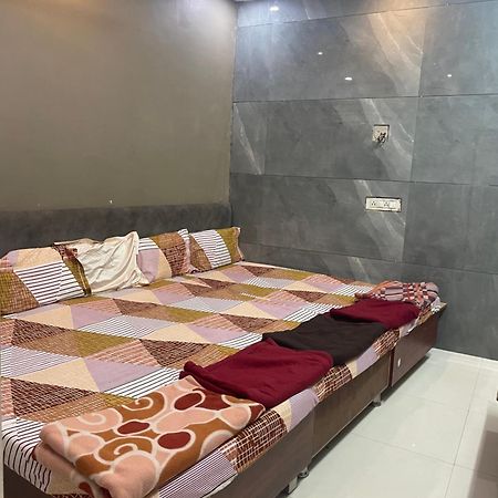 Satguru Guest House Ujjain Dış mekan fotoğraf