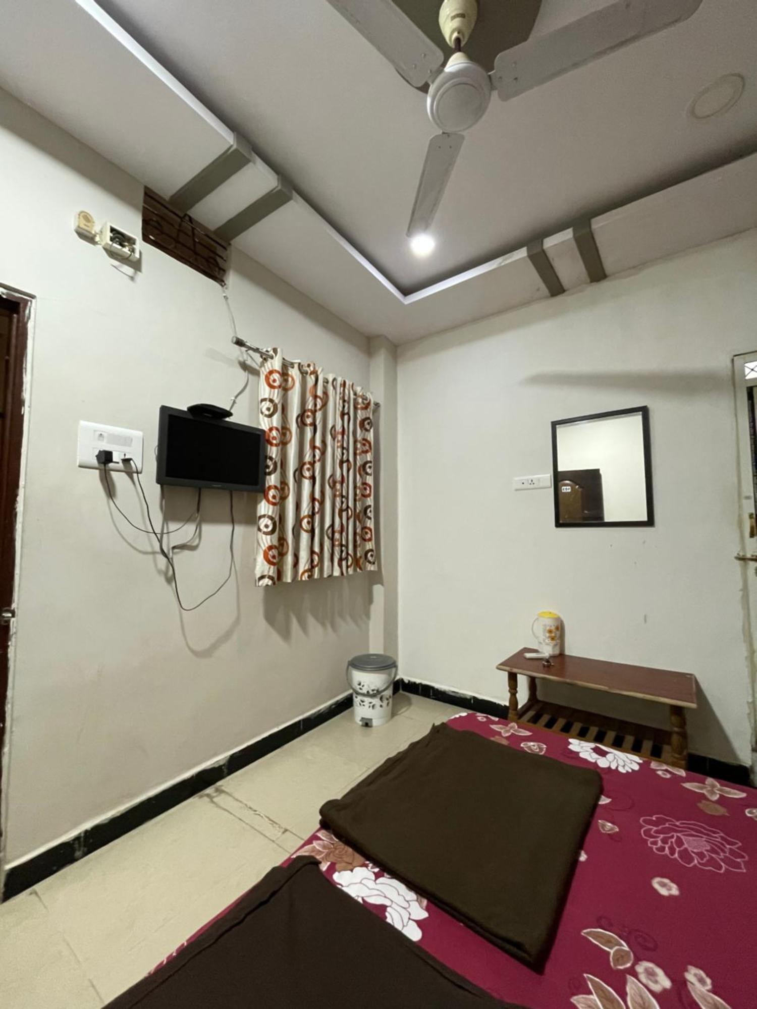 Satguru Guest House Ujjain Dış mekan fotoğraf