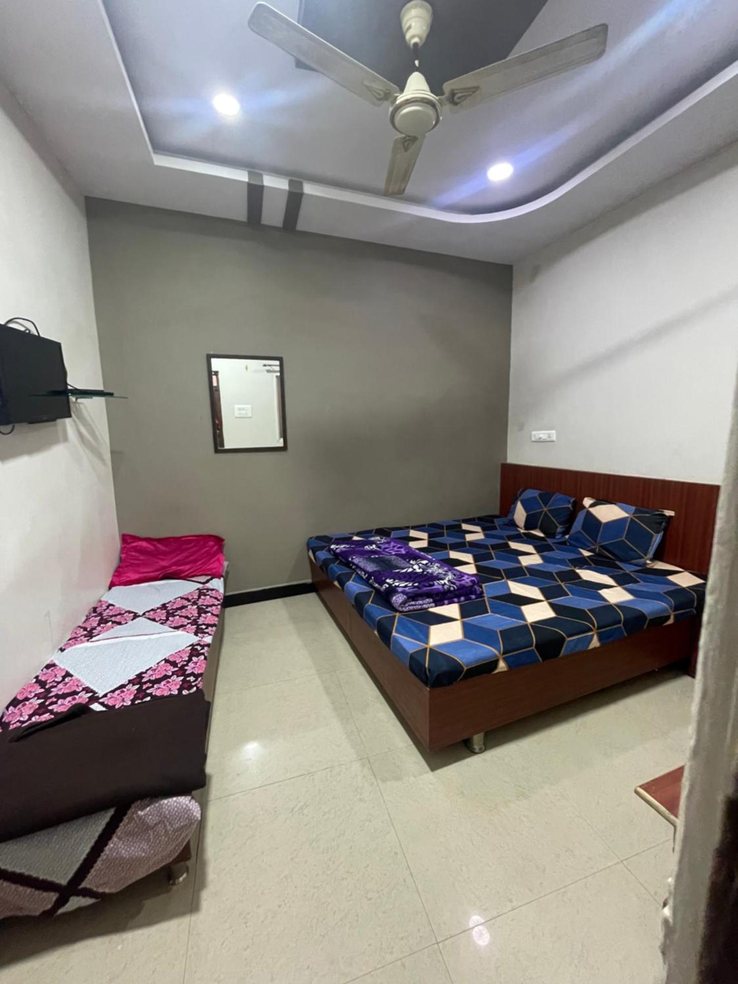 Satguru Guest House Ujjain Dış mekan fotoğraf