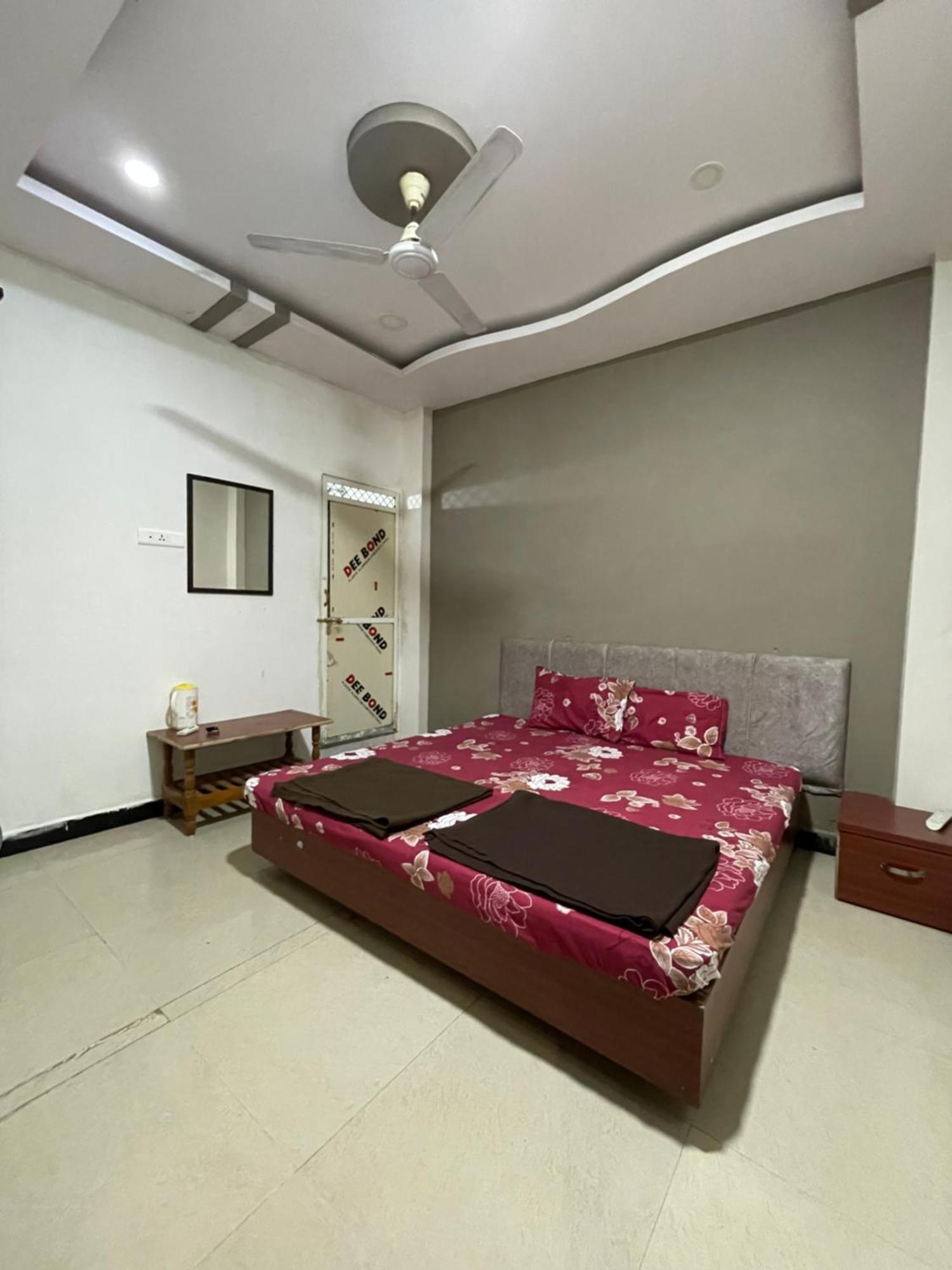 Satguru Guest House Ujjain Dış mekan fotoğraf