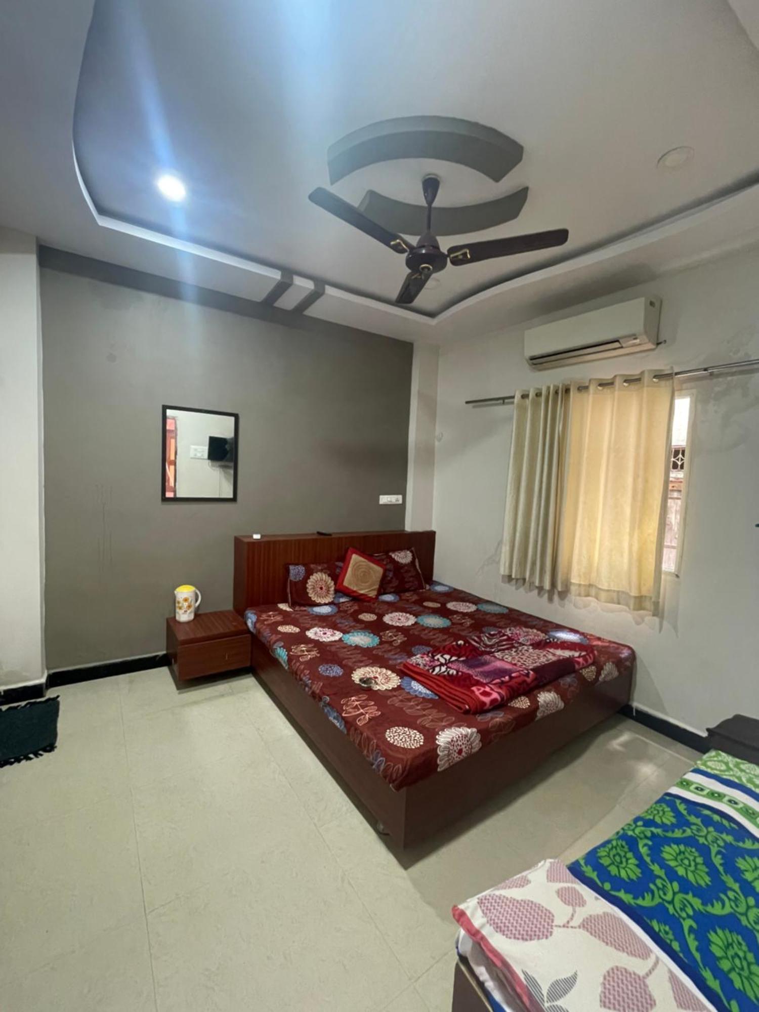 Satguru Guest House Ujjain Dış mekan fotoğraf